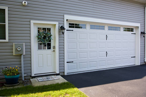 24/7 Emergency Garage Door Panel Replacement experts in Lake County County, CA